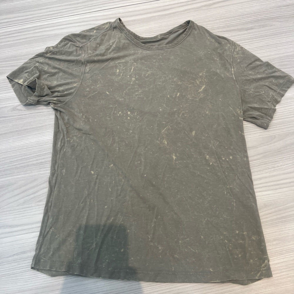 Lululemon washed green T-shirt